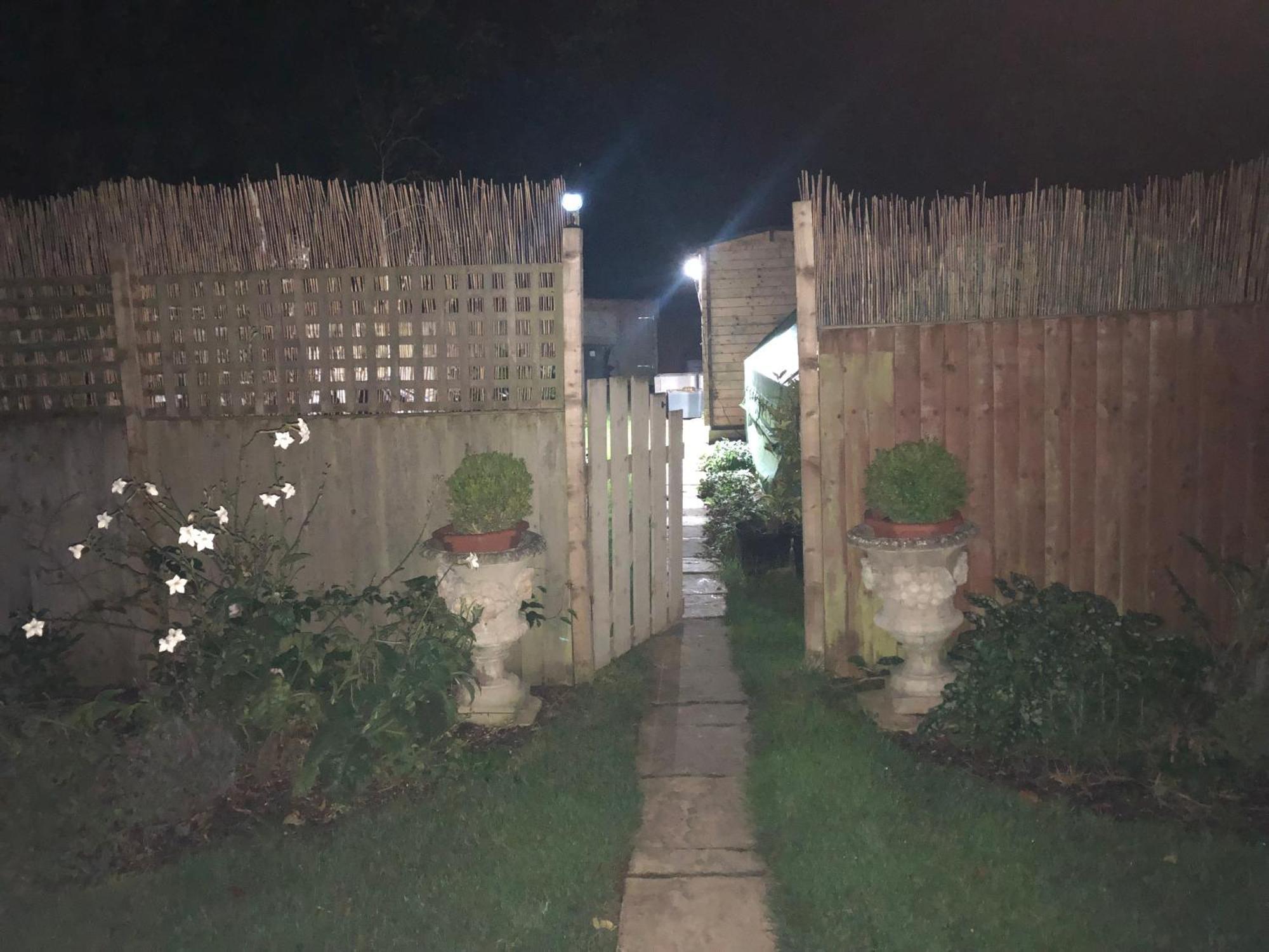Cosy Garden Log Cabin Salisbury Exterior photo