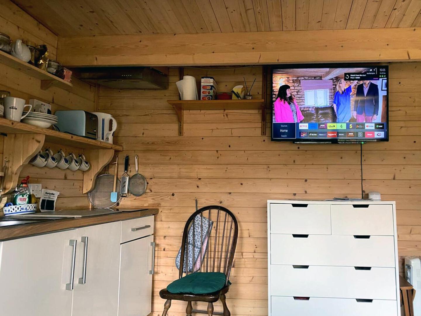 Cosy Garden Log Cabin Salisbury Exterior photo