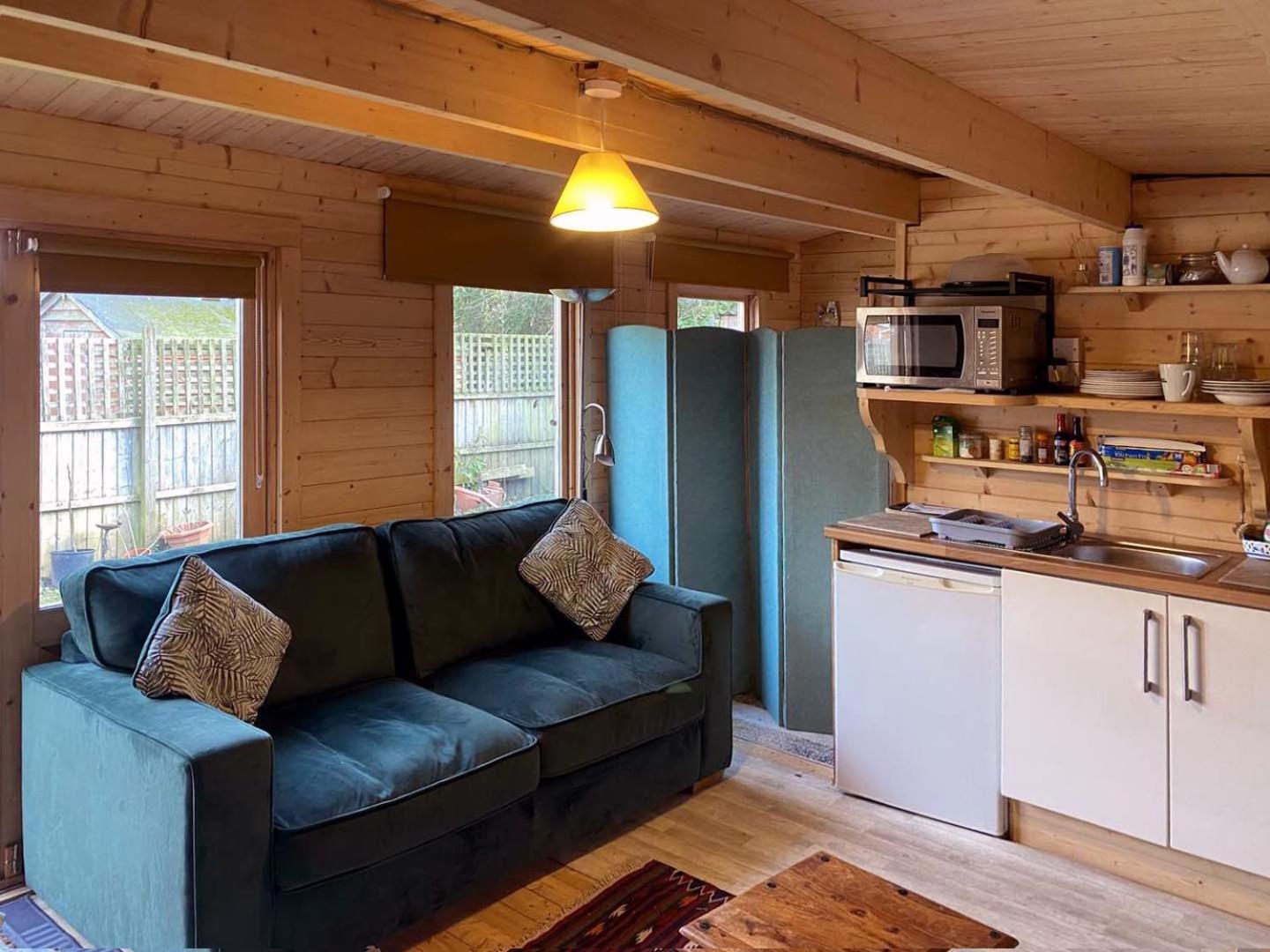 Cosy Garden Log Cabin Salisbury Exterior photo